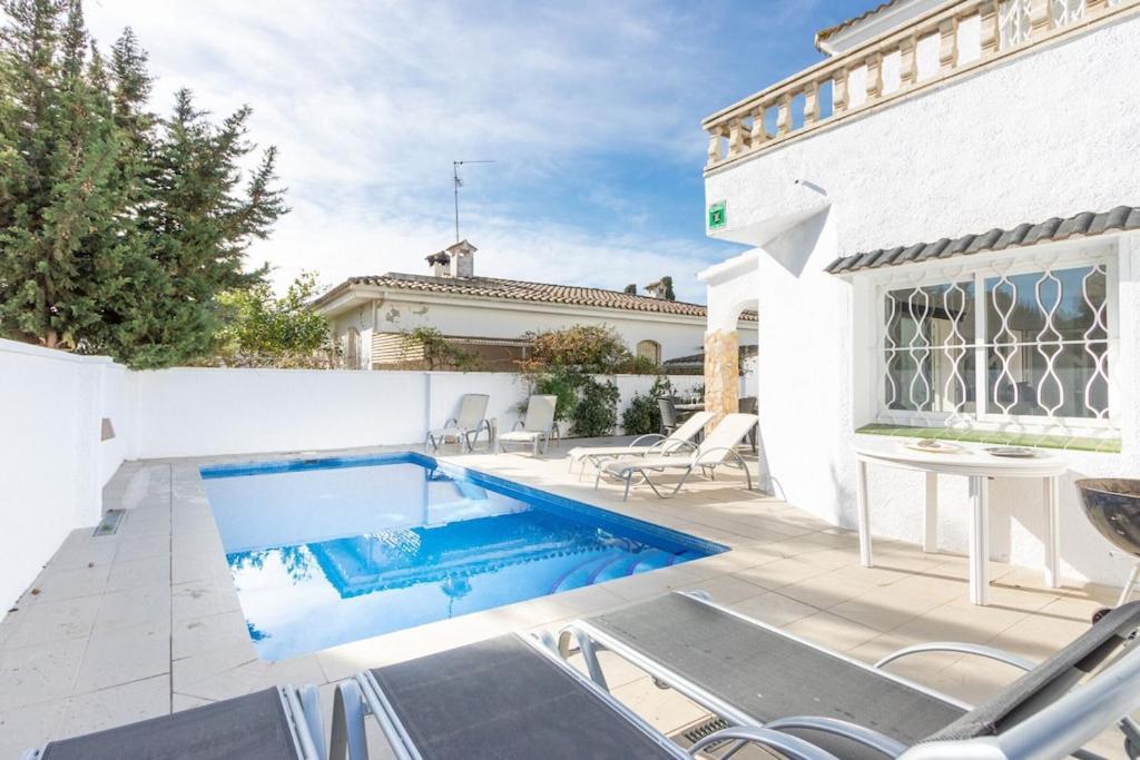 אמפוריבראבה Empurialola - Casa Todo Confort, Con Piscina, Cerca De La Playa Y Centro - 131 מראה חיצוני תמונה