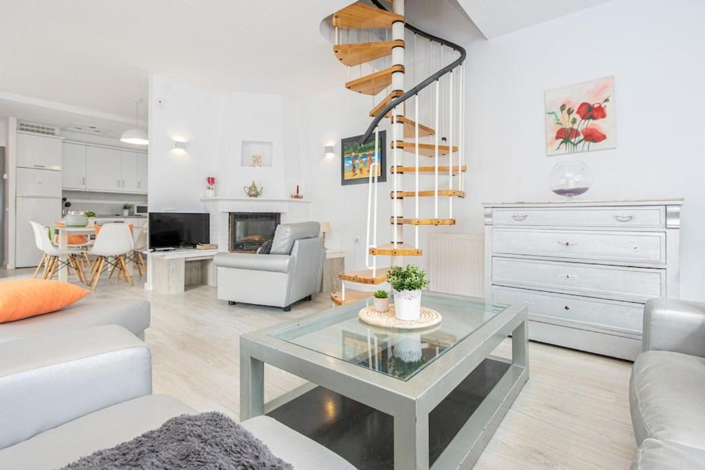 אמפוריבראבה Empurialola - Casa Todo Confort, Con Piscina, Cerca De La Playa Y Centro - 131 מראה חיצוני תמונה