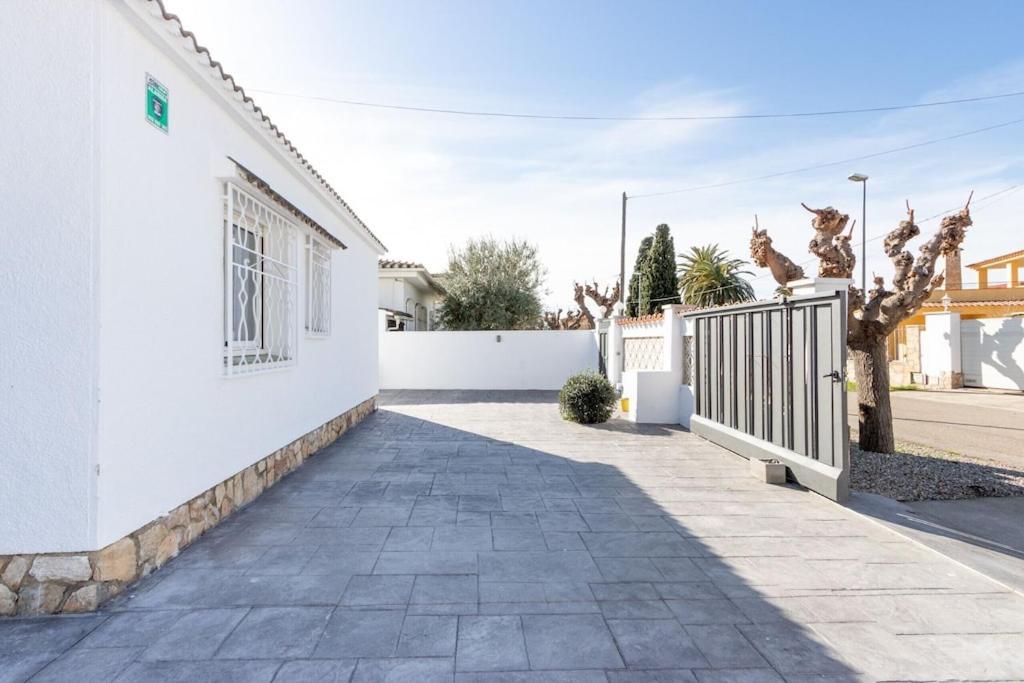 אמפוריבראבה Empurialola - Casa Todo Confort, Con Piscina, Cerca De La Playa Y Centro - 131 מראה חיצוני תמונה
